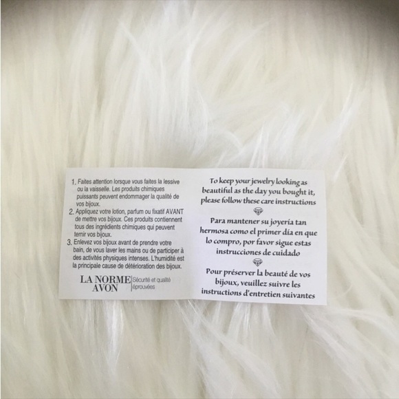 Avon My Blessings cross necklace
New in package never worn - Picture 12 of 14